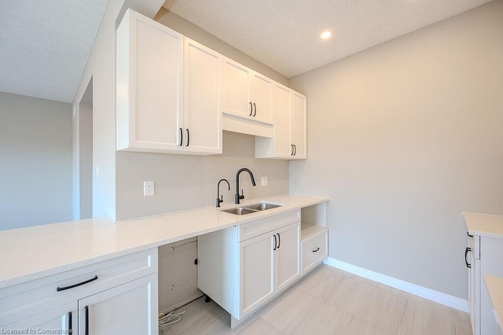 427 Woolwich Street Property Photo 13
