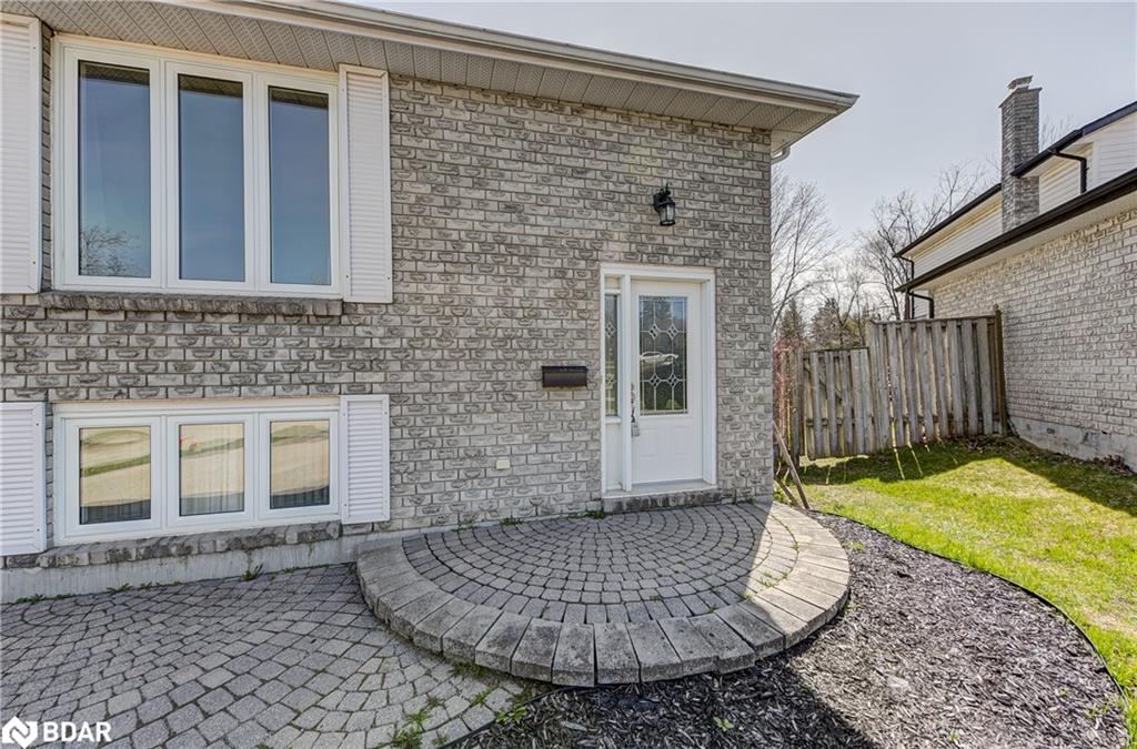 64 Mcconkey Place Property Photo 2