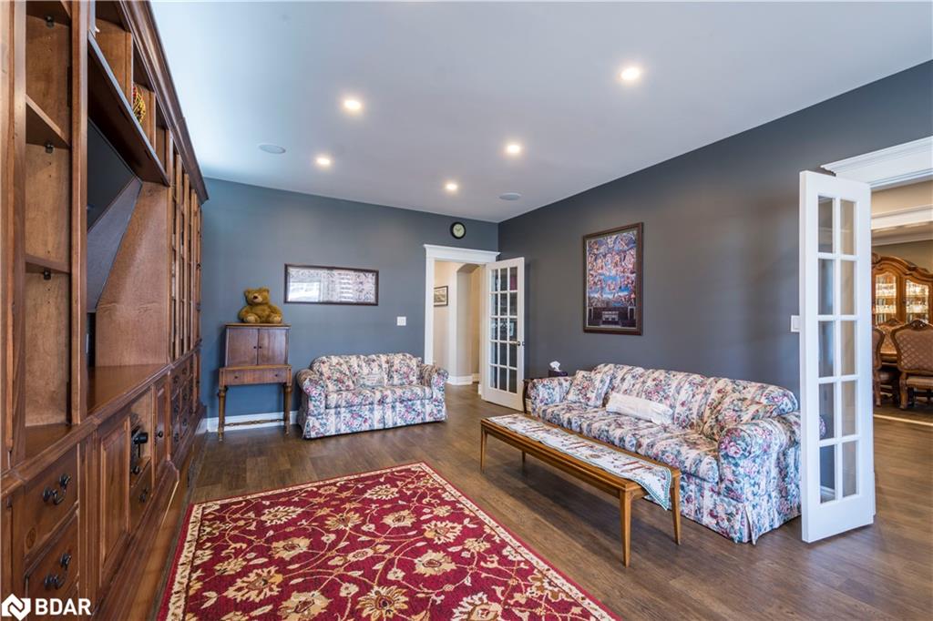 81 Henry Street Property Photo 6