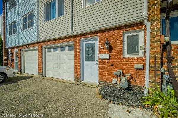 92 Charles Best Place Property Photo 4