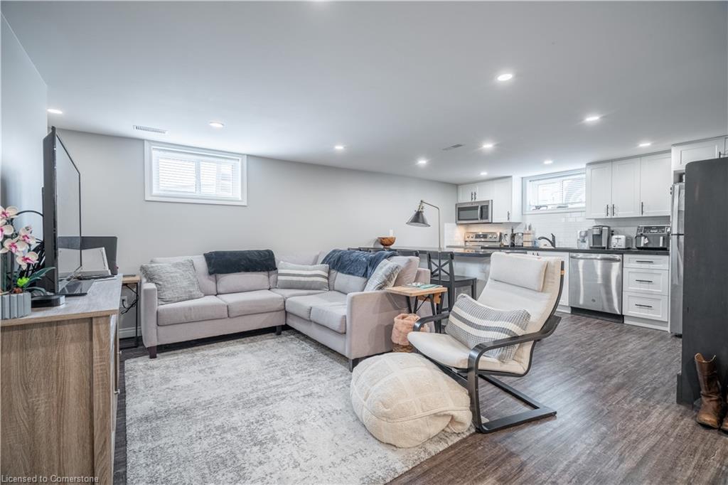 6 Acorn Lane Property Photo