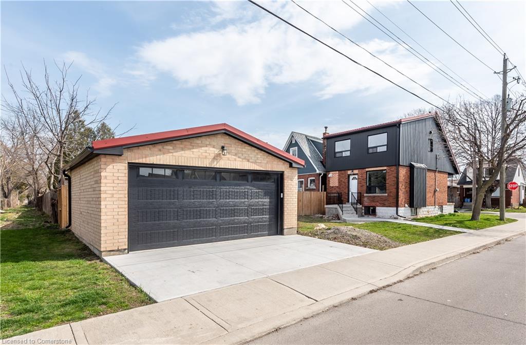 49 Cameron Avenue N Property Photo 10