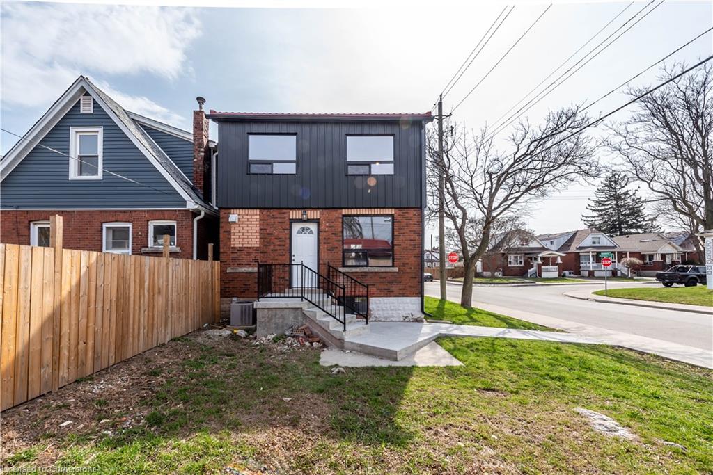 49 Cameron Avenue N Property Photo 12