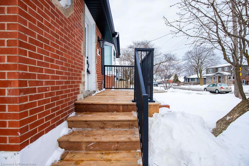 312 East 45th Street Property Photo 4