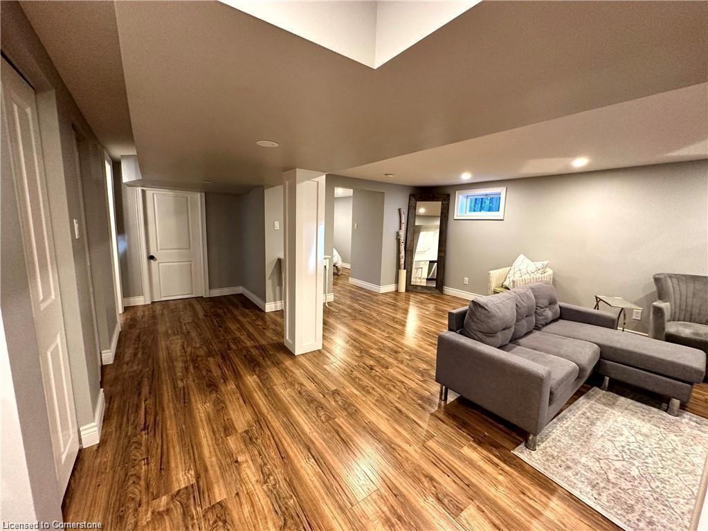 312 East 45th Street Property Photo 32