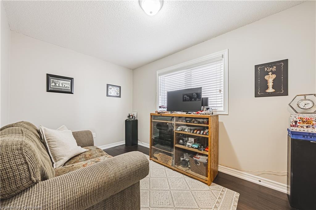 20 Springstead Avenue Property Photo 28