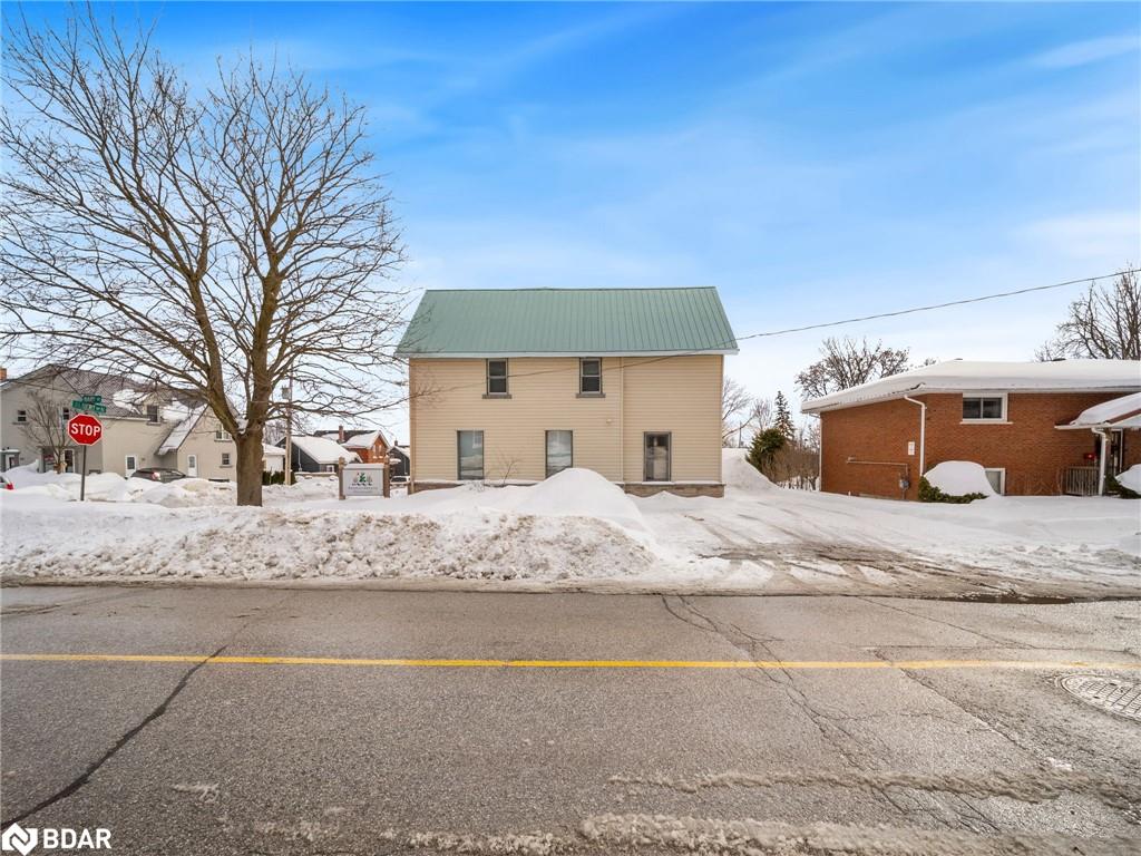 29 Albert Street N Property Photo 2