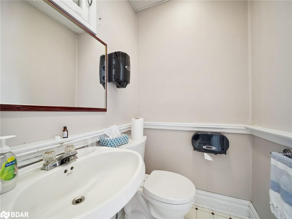 29 Albert Street N Property Photo 10
