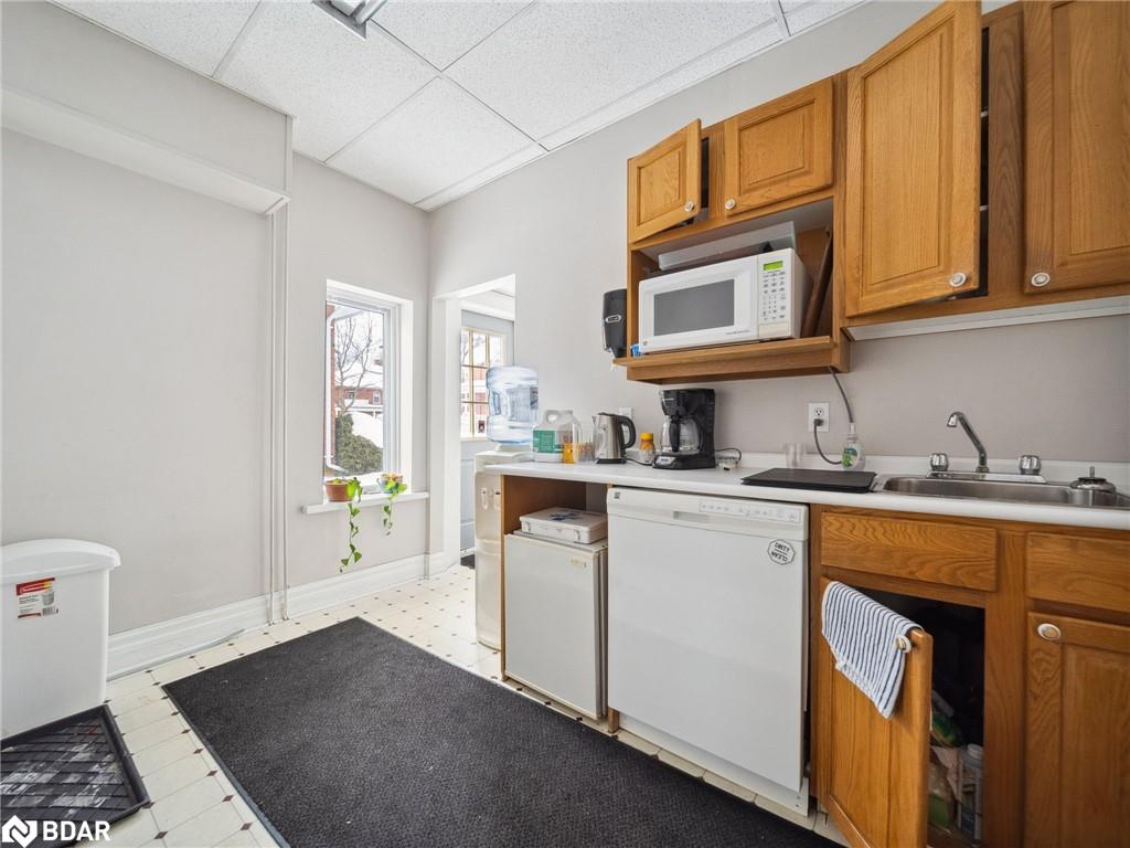 29 Albert Street N Property Photo 11