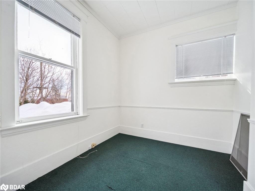 29 Albert Street N Property Photo 14