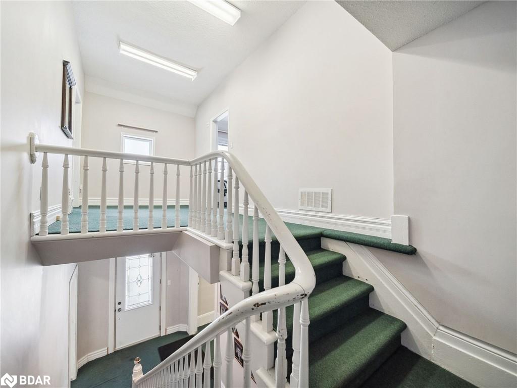 29 Albert Street N Property Photo 15