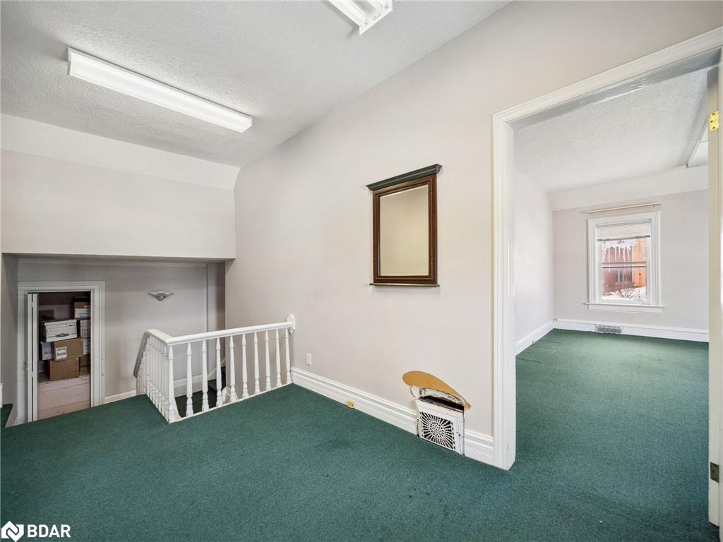 29 Albert Street N Property Photo 16