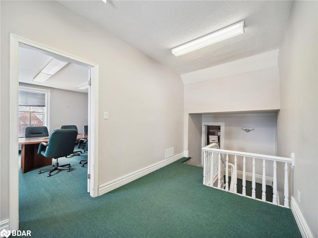 29 Albert Street N Property Photo 17