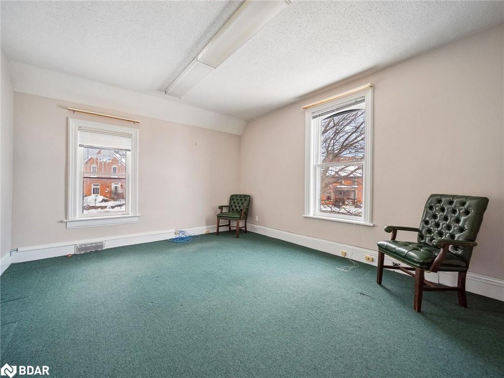 29 Albert Street N Property Photo 19