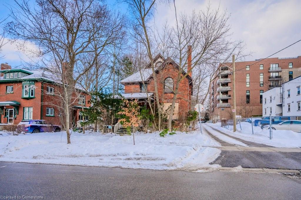 9 John Street E Property Photo 1
