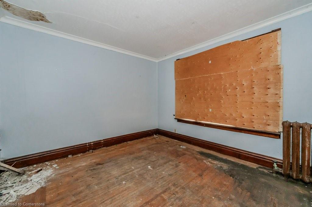 9 John Street E Property Photo 12