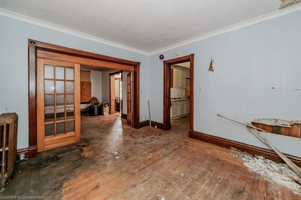 9 John Street E Property Photo 13