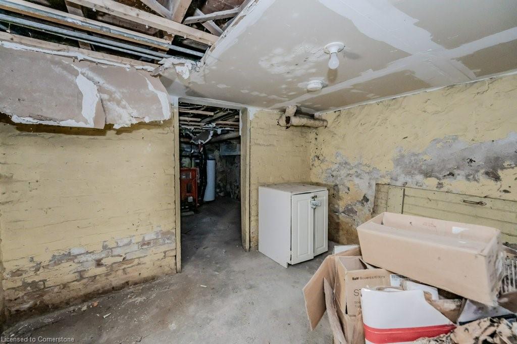 9 John Street E Property Photo 18