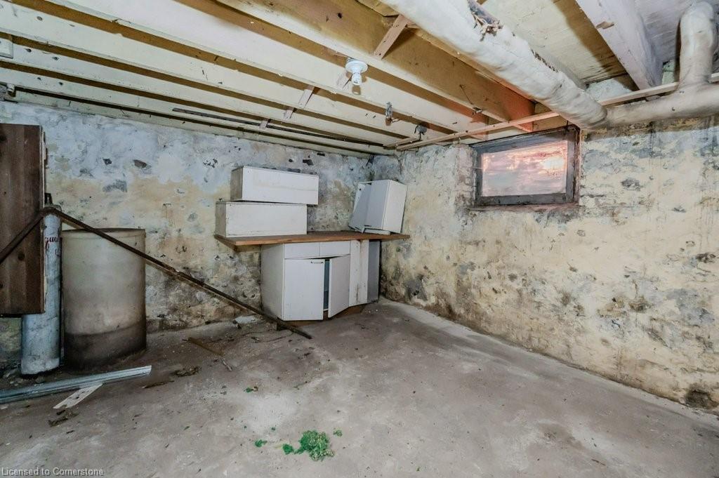 9 John Street E Property Photo 20