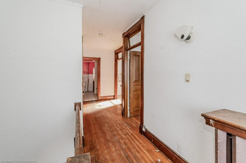 9 John Street E Property Photo 21
