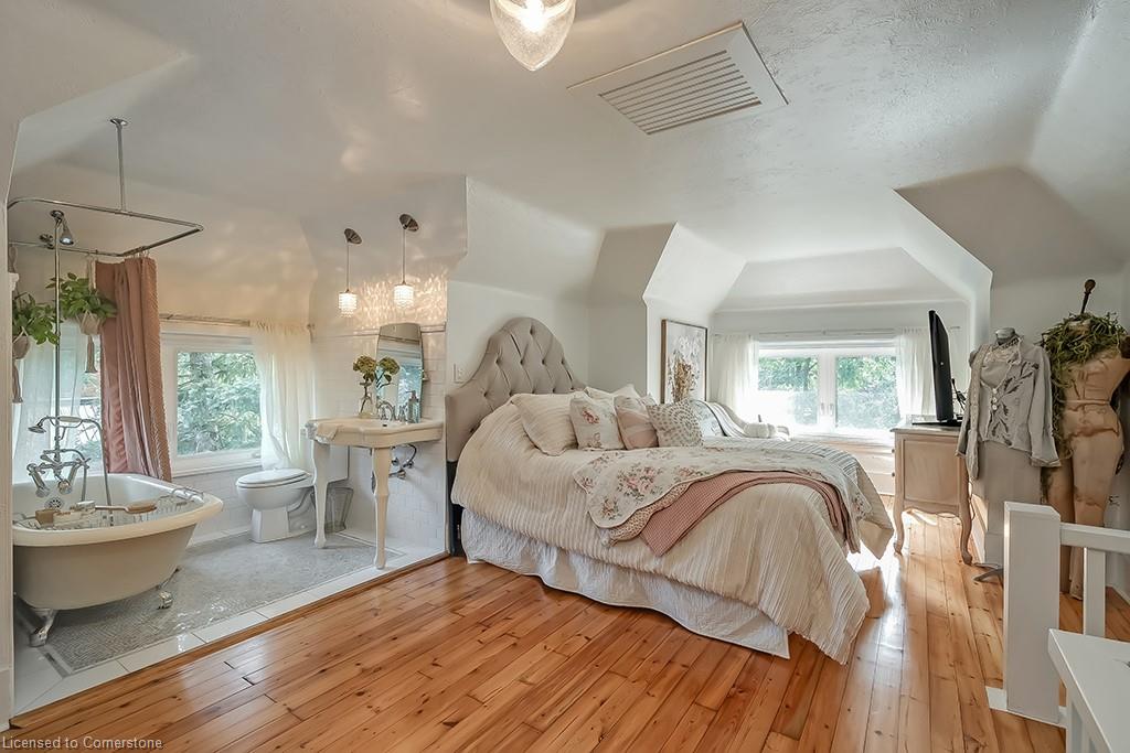 389 Torrance Street Property Photo 24