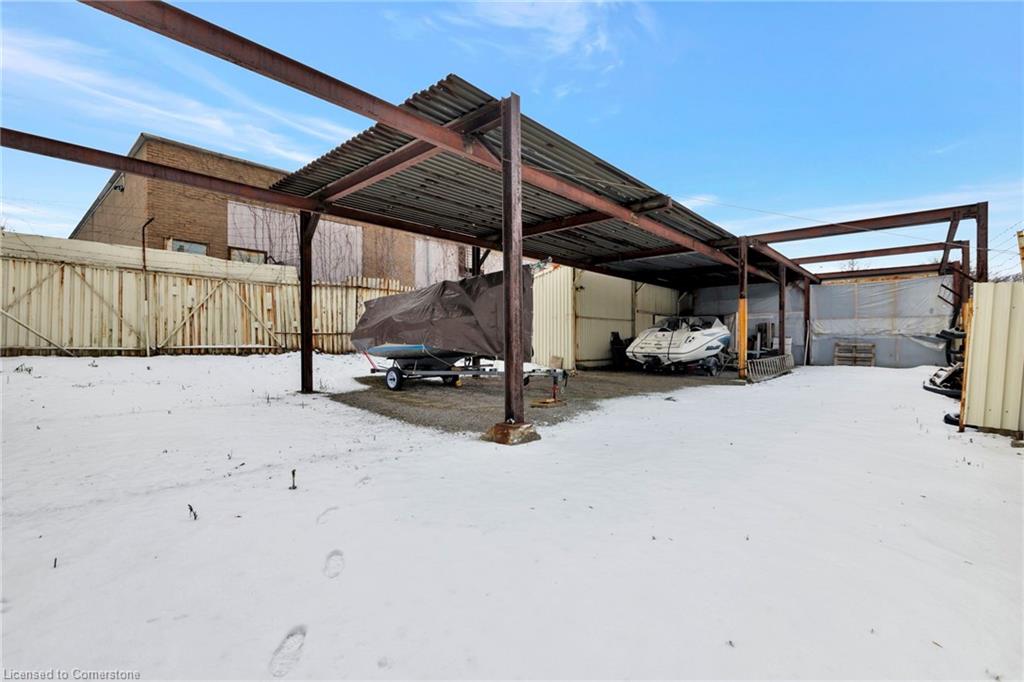 522 James Street N Property Photo 17