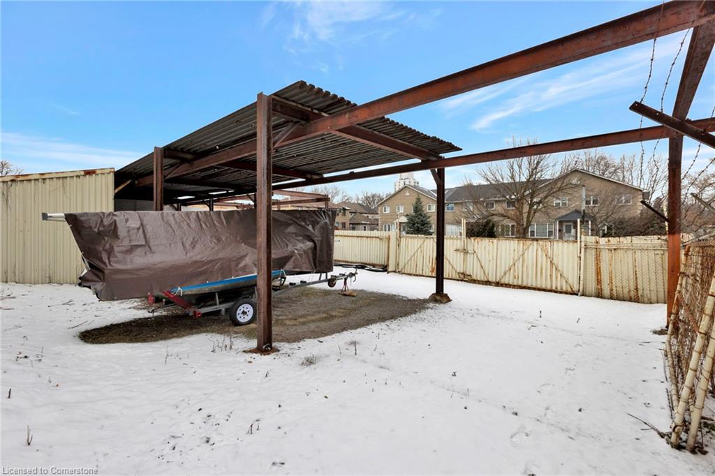 522 James Street N Property Photo 18