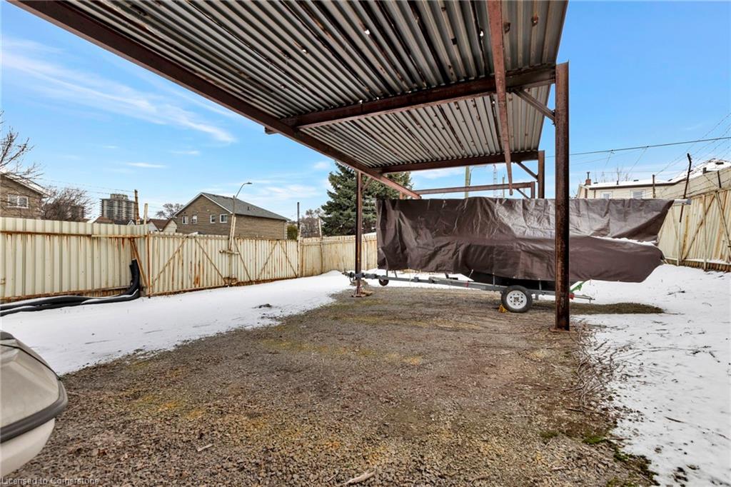 522 James Street N Property Photo 19