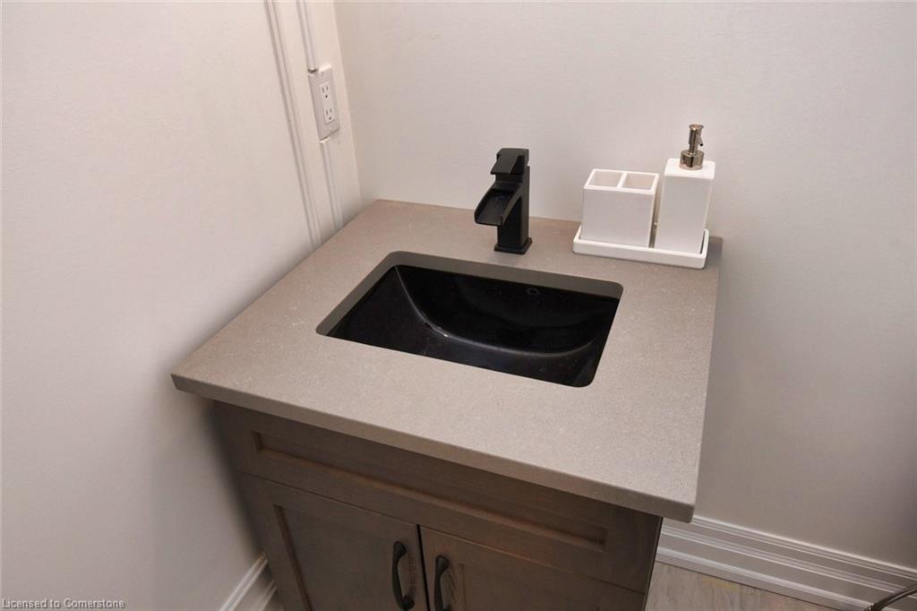 21-40 Heath Street Property Photo 9