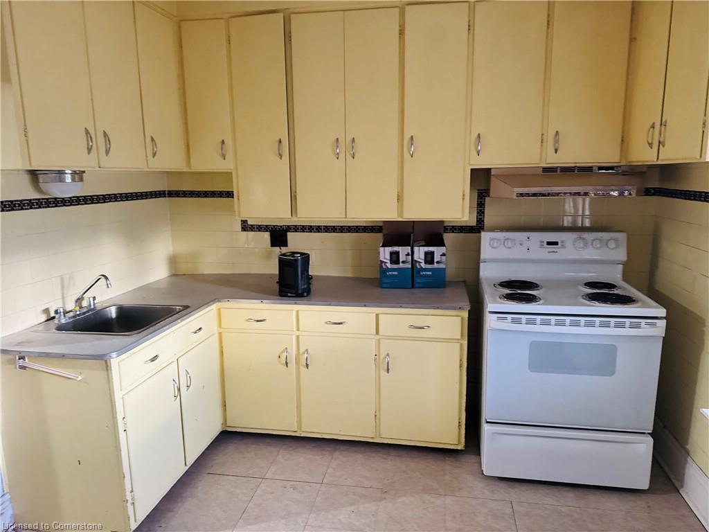 32 Simeon Street Property Photo 9