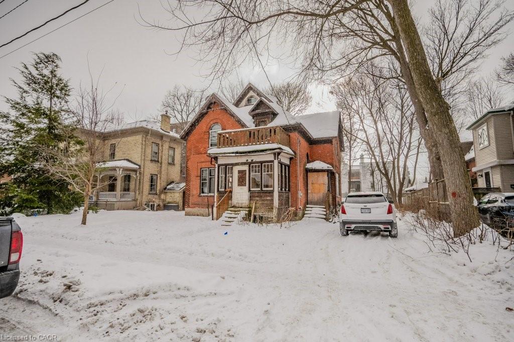 223 Mary Street Property Photo 7