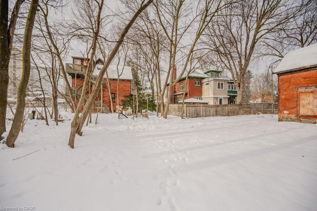 223 Mary Street Property Photo 10