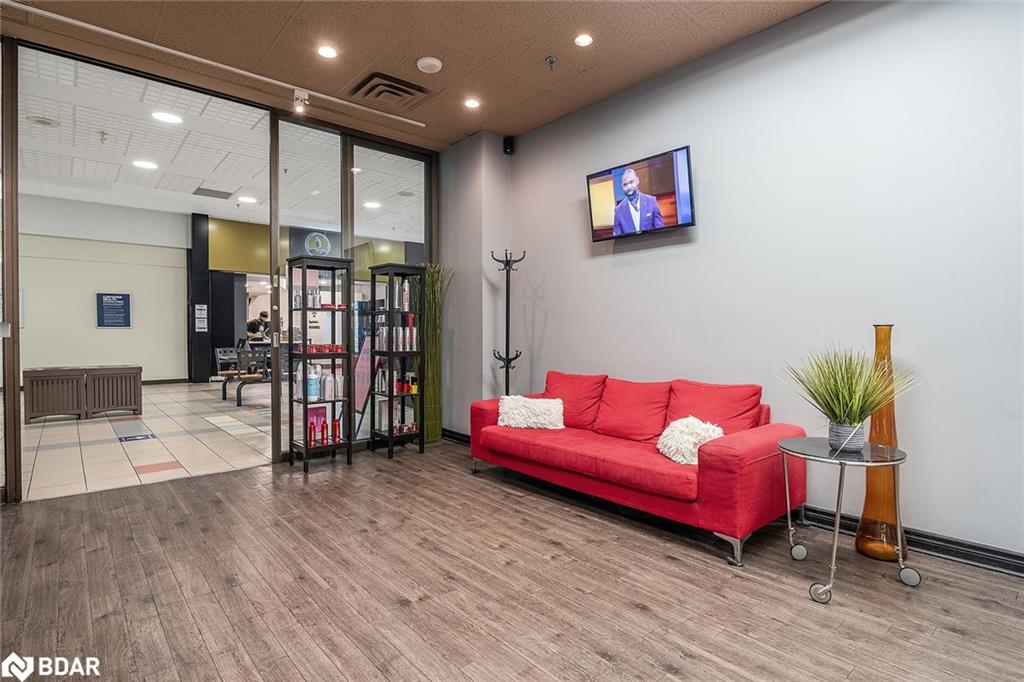 B4-55 Ontario Street Property Photo 6
