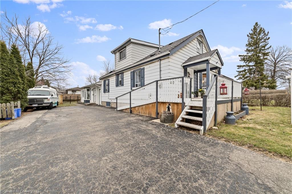 539 Mohawk Road W Property Photo 3