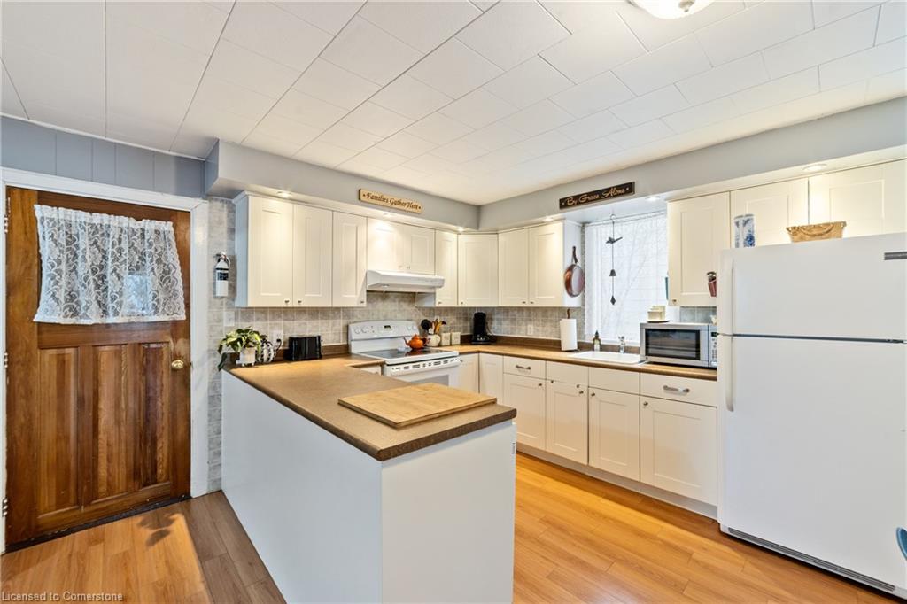 539 Mohawk Road W Property Photo 9