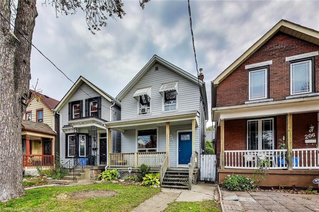 208 East Avenue N Property Photo 2