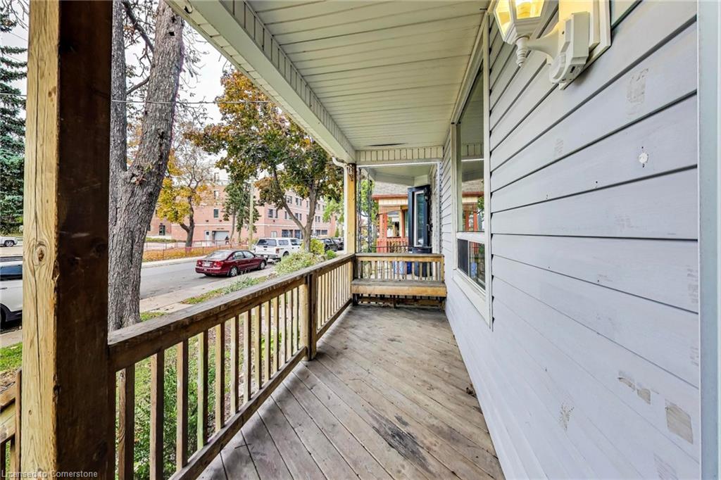 208 East Avenue N Property Photo 3