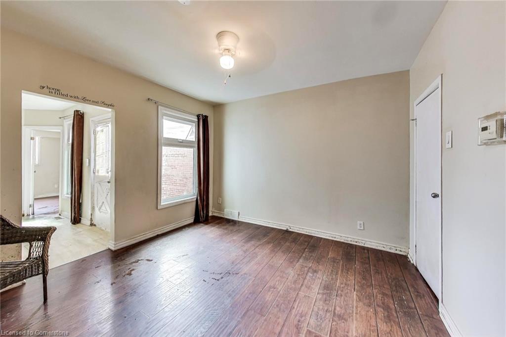 208 East Avenue N Property Photo 5