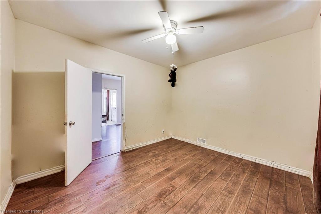 208 East Avenue N Property Photo 9