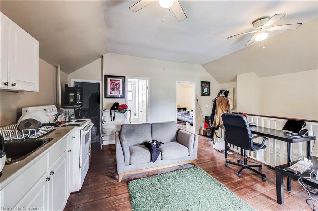 208 East Avenue N Property Photo 14