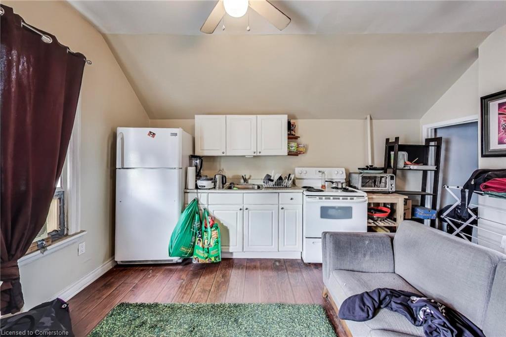 208 East Avenue N Property Photo 15