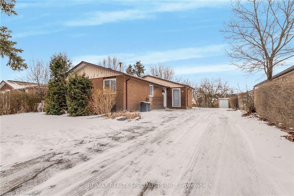 198 Folkstone Crescent Property Photo