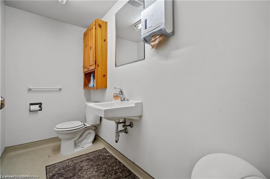 1-506 King Street E Property Photo 17