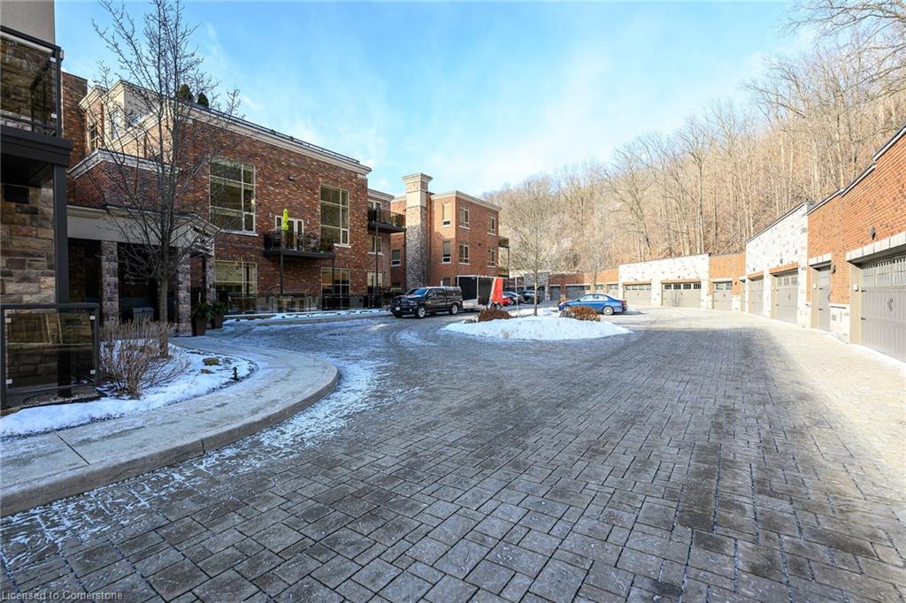 205-397 King Street Property Photo 39