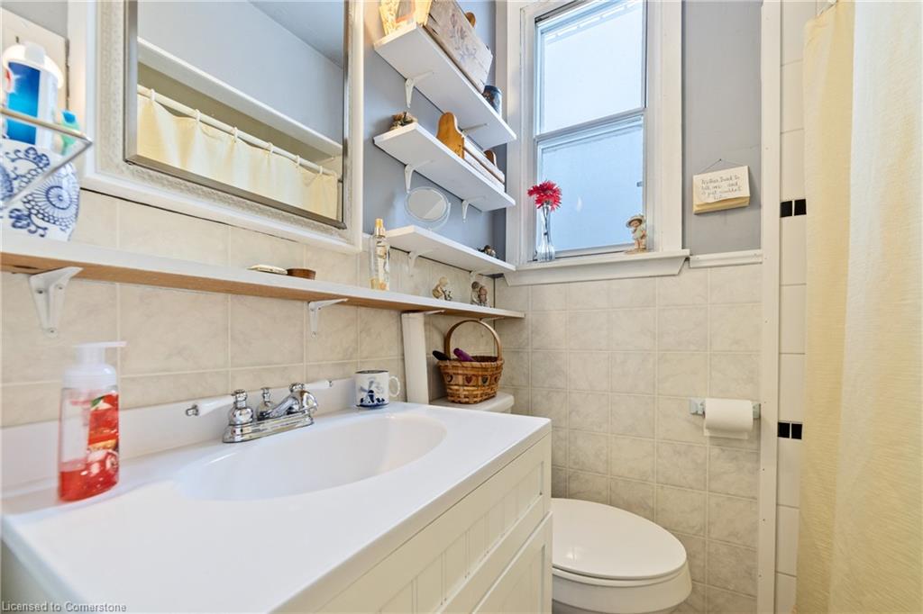 539 Mohawk Road W Property Photo 16