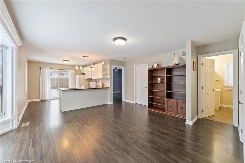 539 Mohawk Road W Property Photo 21