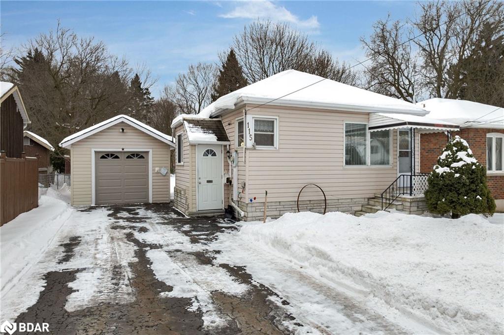 115 Penetang Street Property Photo