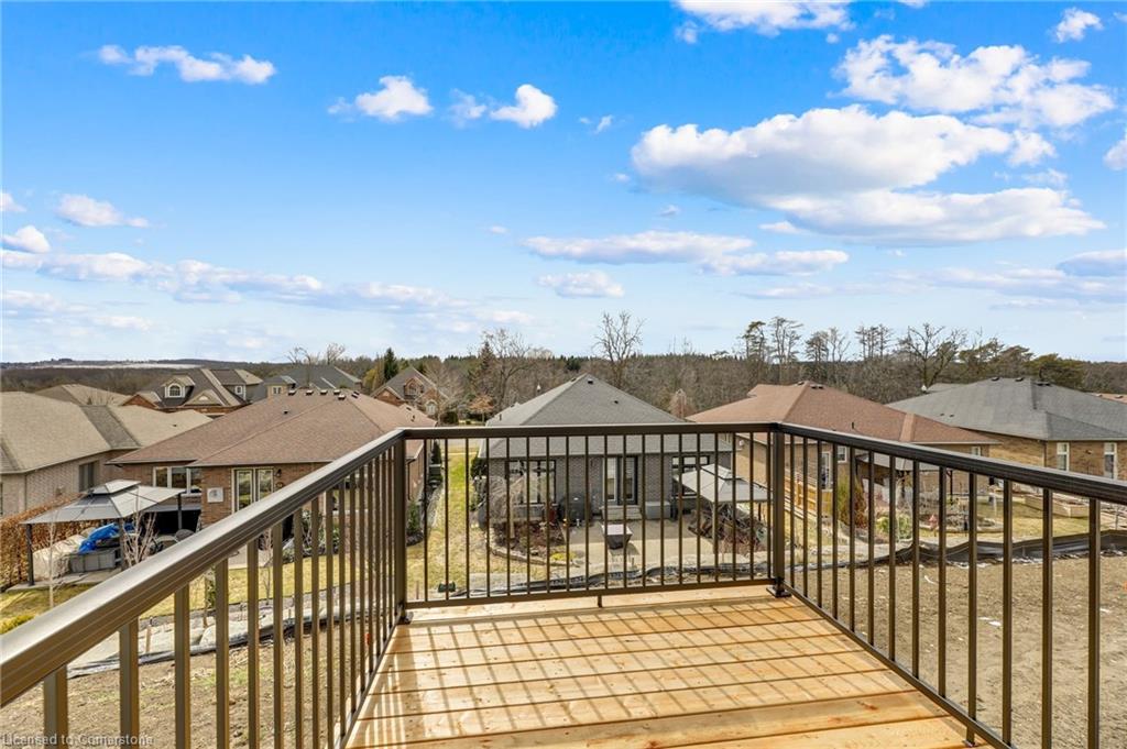 924 Garden Court Crescent Property Photo 18