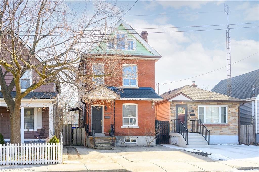 200 Kensington Avenue N Property Photo 1