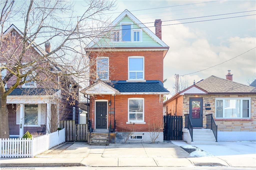 200 Kensington Avenue N Property Photo 2